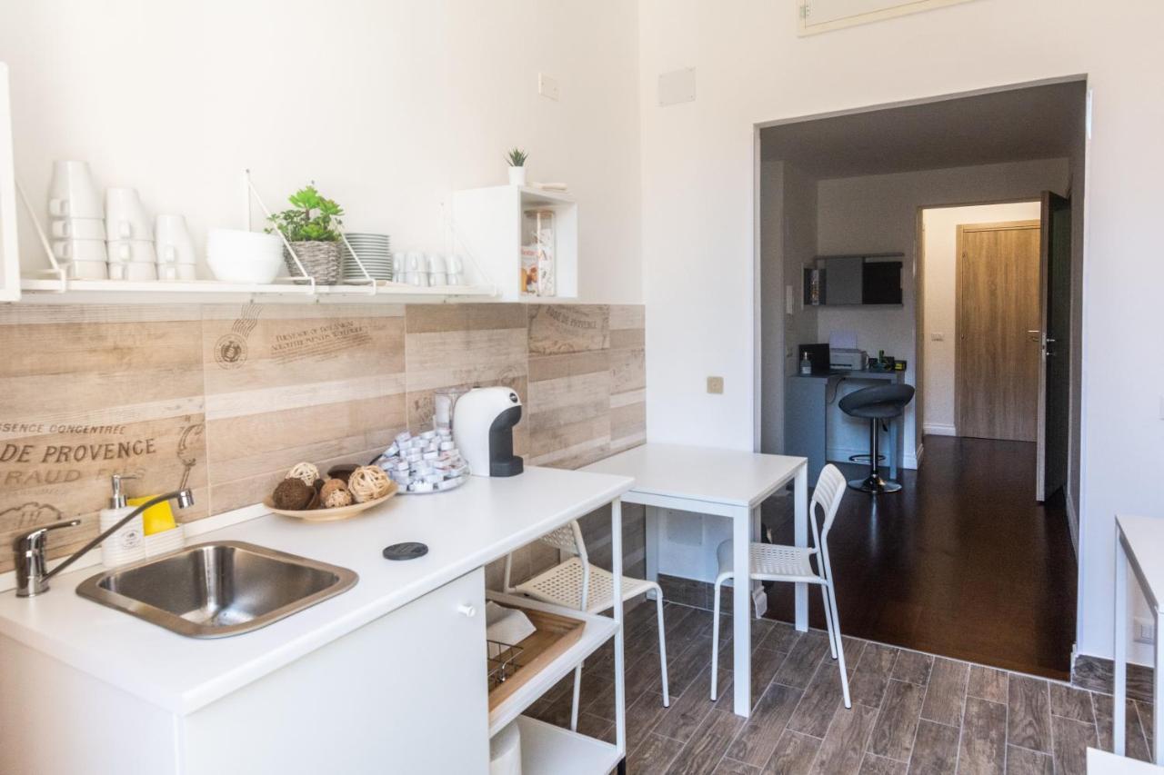 Shine House Hotell Roma Eksteriør bilde