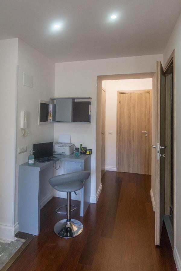 Shine House Hotell Roma Eksteriør bilde